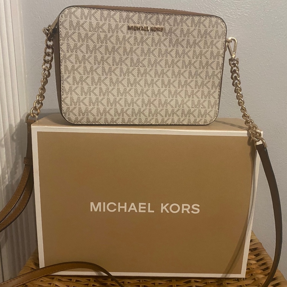 Michael Kors Crossbody New without tags